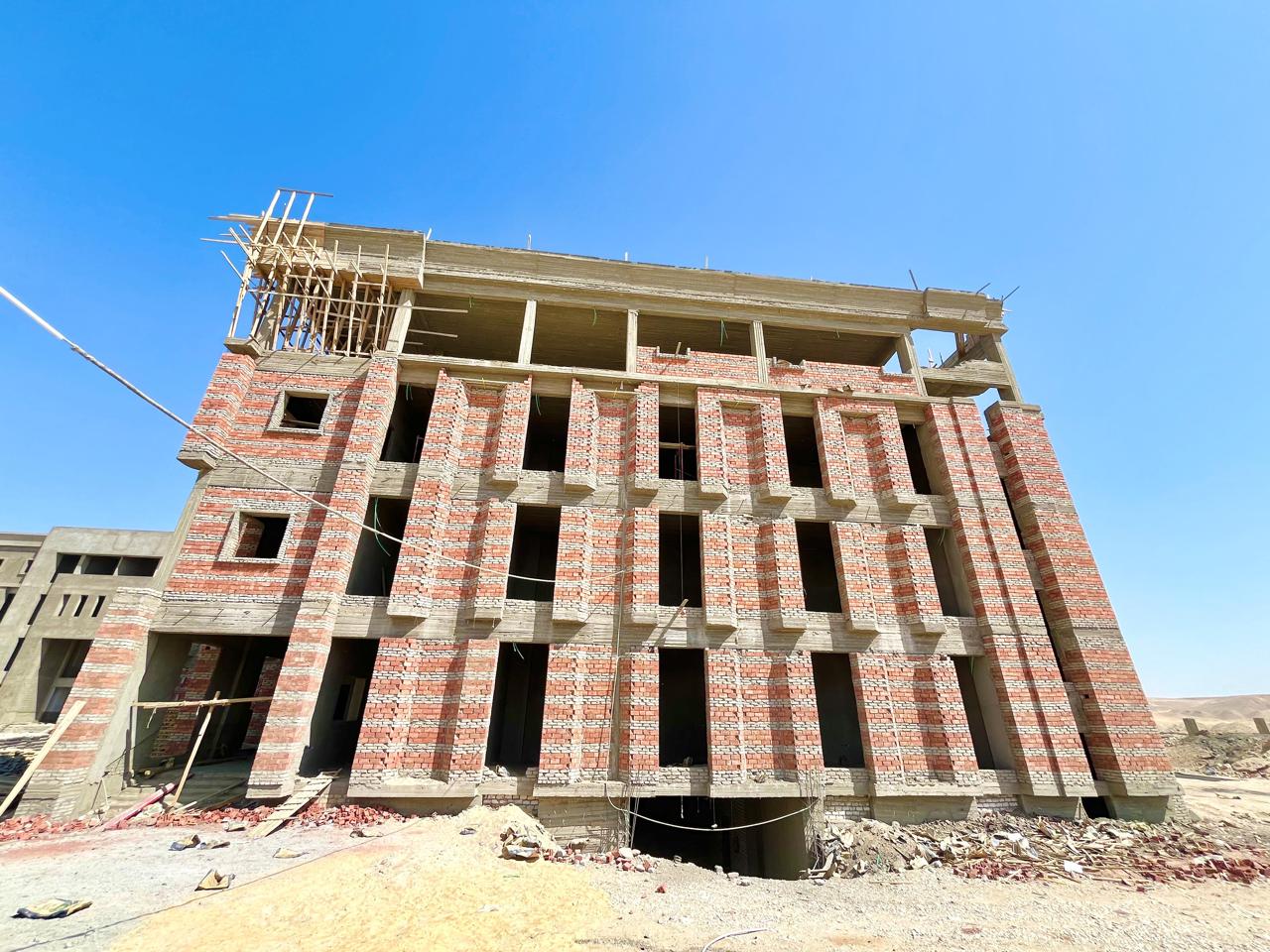 وزير التعليم العالي يطلق طفرة تطوير ضخمة بجامعة الأقصر