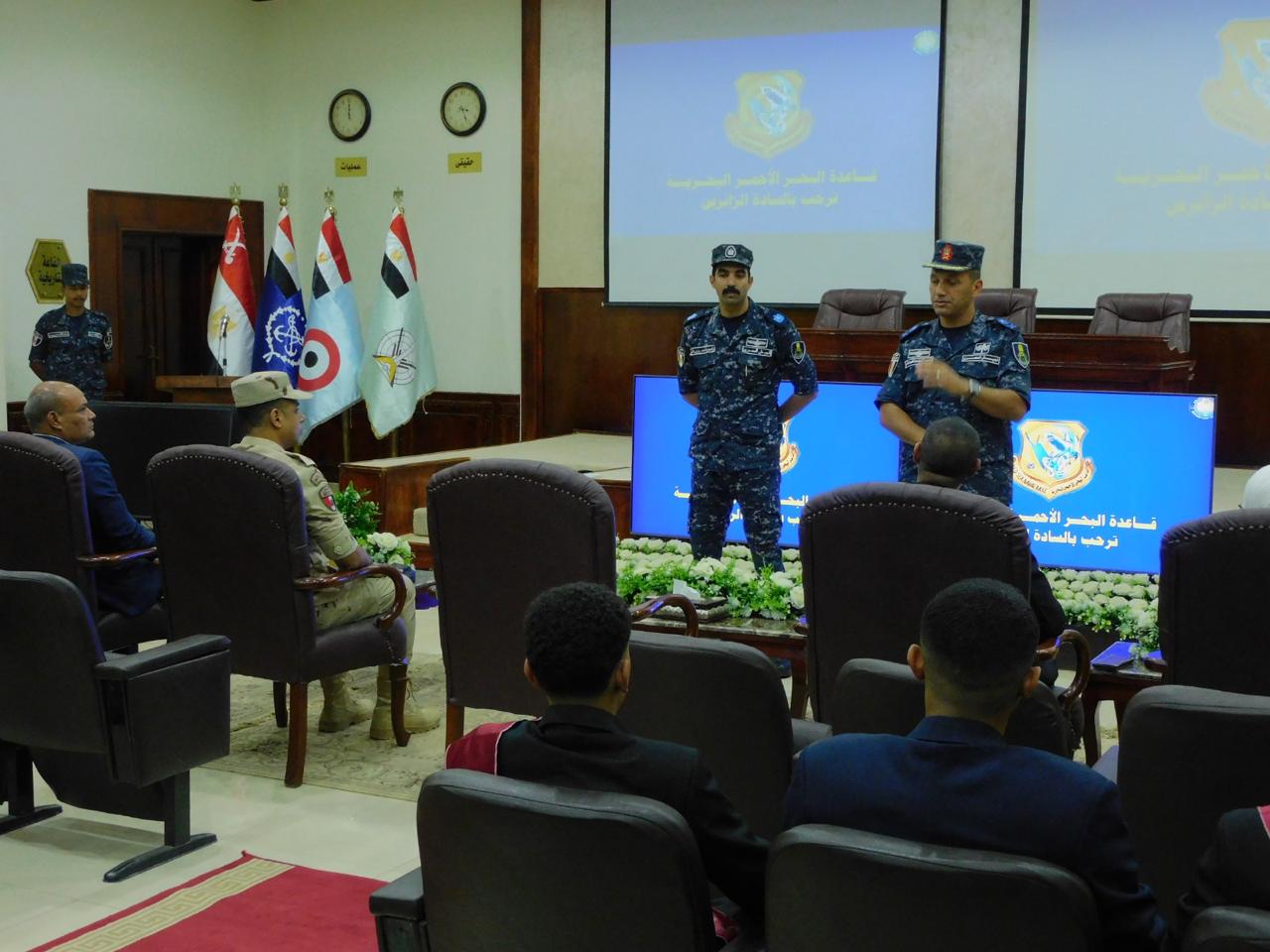 طلاب جامعة الأقصر يزورون قاعدة سفاجا البحرية