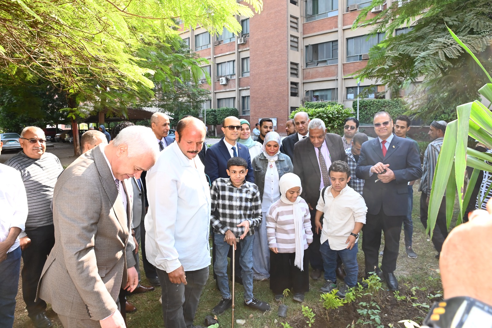 جامعة أسيوط تطلق مبادرة بصمة خضراء