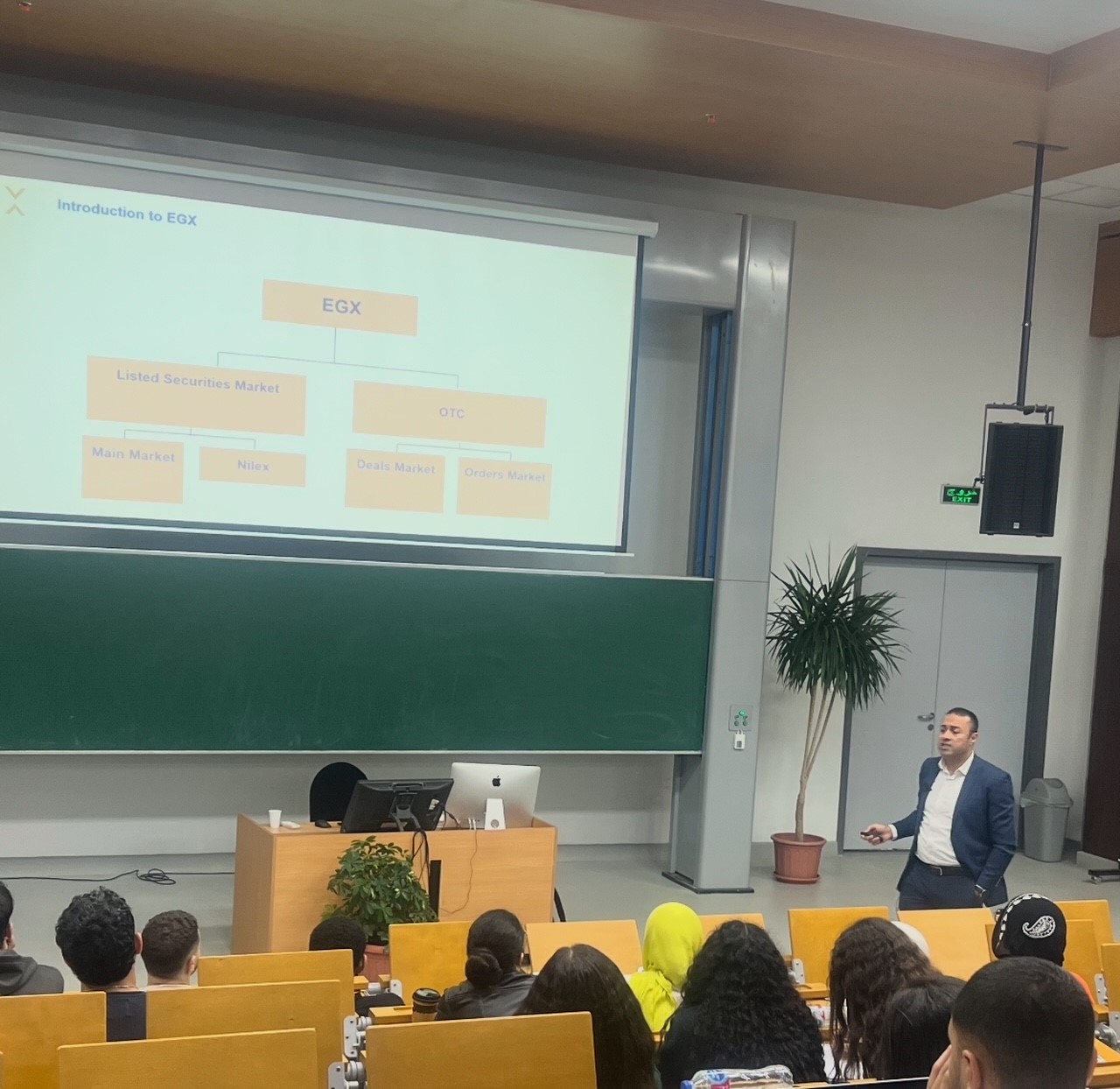 تعاون بين الجامعة الألمانية بالقاهرة والبورصة المصرية