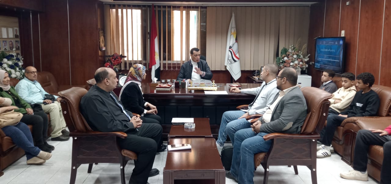 تعليم سوهاج يمنح الطلاب والمعلمين شهادة البرنامج الدولى لعلوم الحاسب الالي وتطبيقات الإنترنت