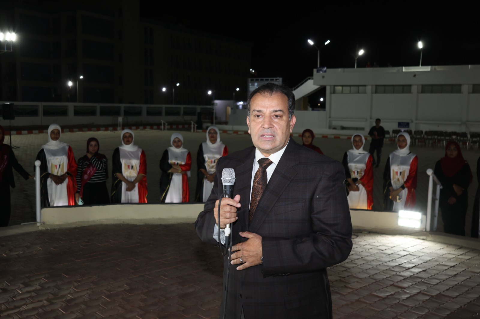 رئيس جامعة قنا يفتتح نادي أعضاء هيئة التدريس 