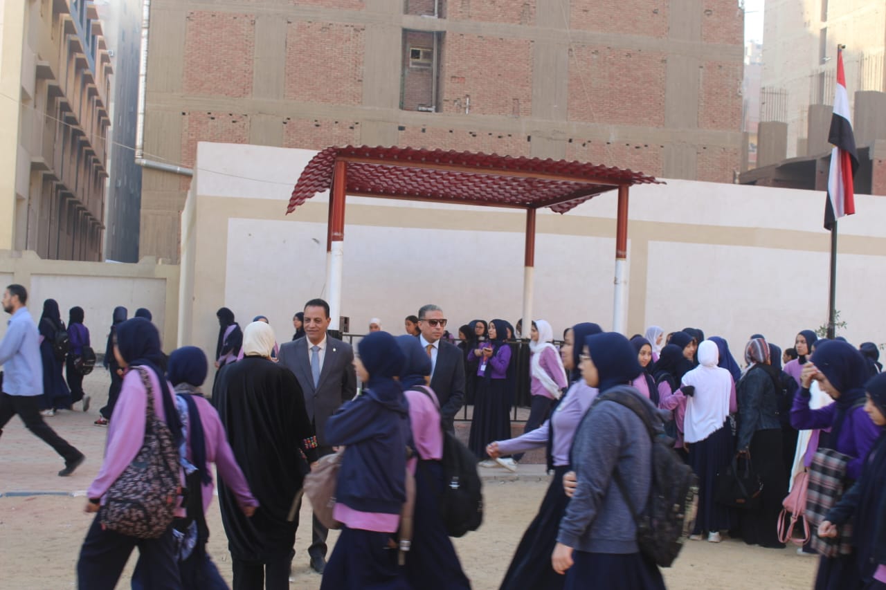 عطية يتفقد مدارس بولاق الدكرور مجددًا للتأكد من تحقيق الانضباط المدرسي 