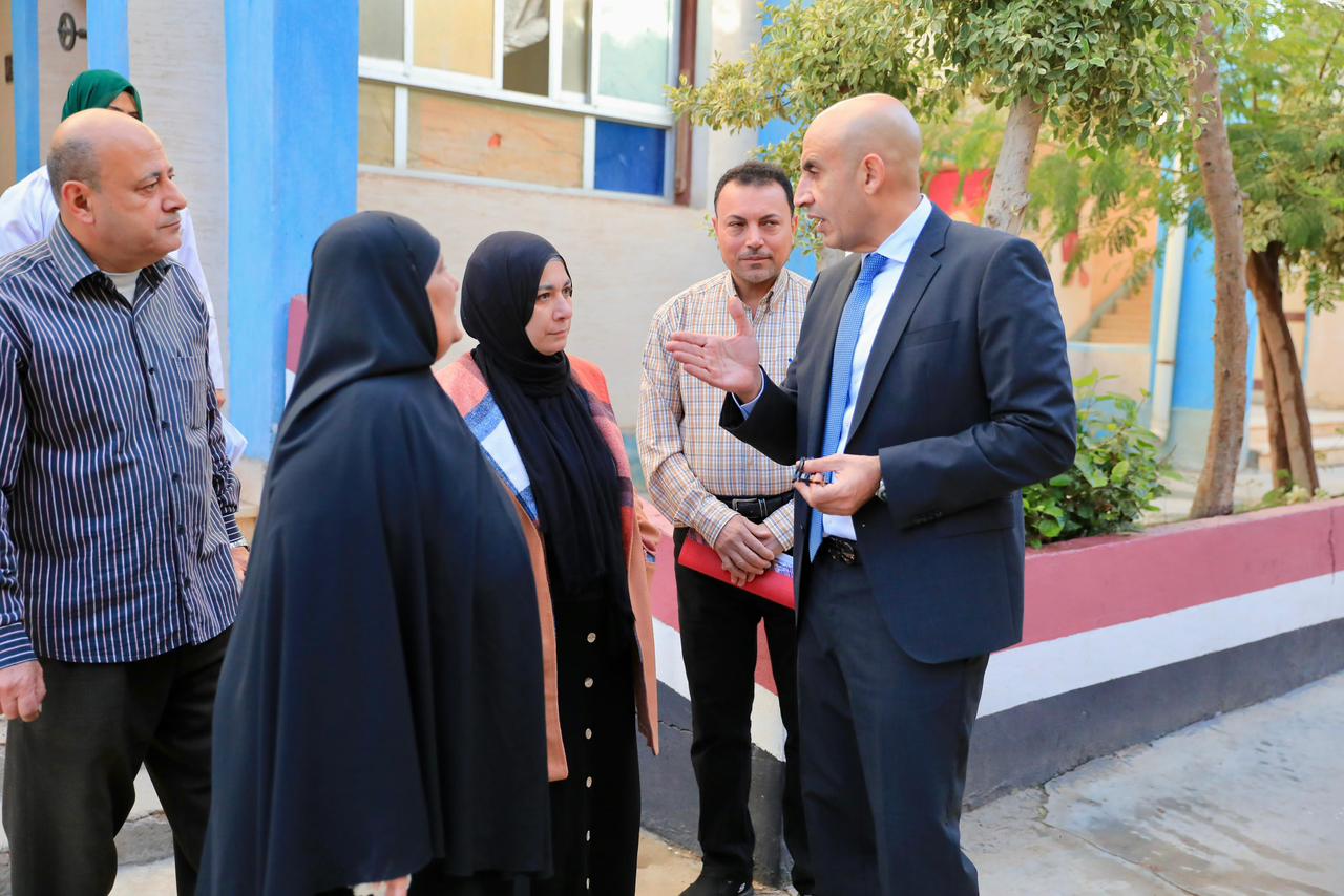 وزير التربية والتعليم يتابع التحصيل الدراسي والانضباط