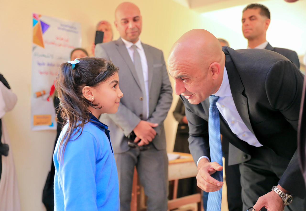 وزير التربية والتعليم يتابع التحصيل الدراسي والانضباط