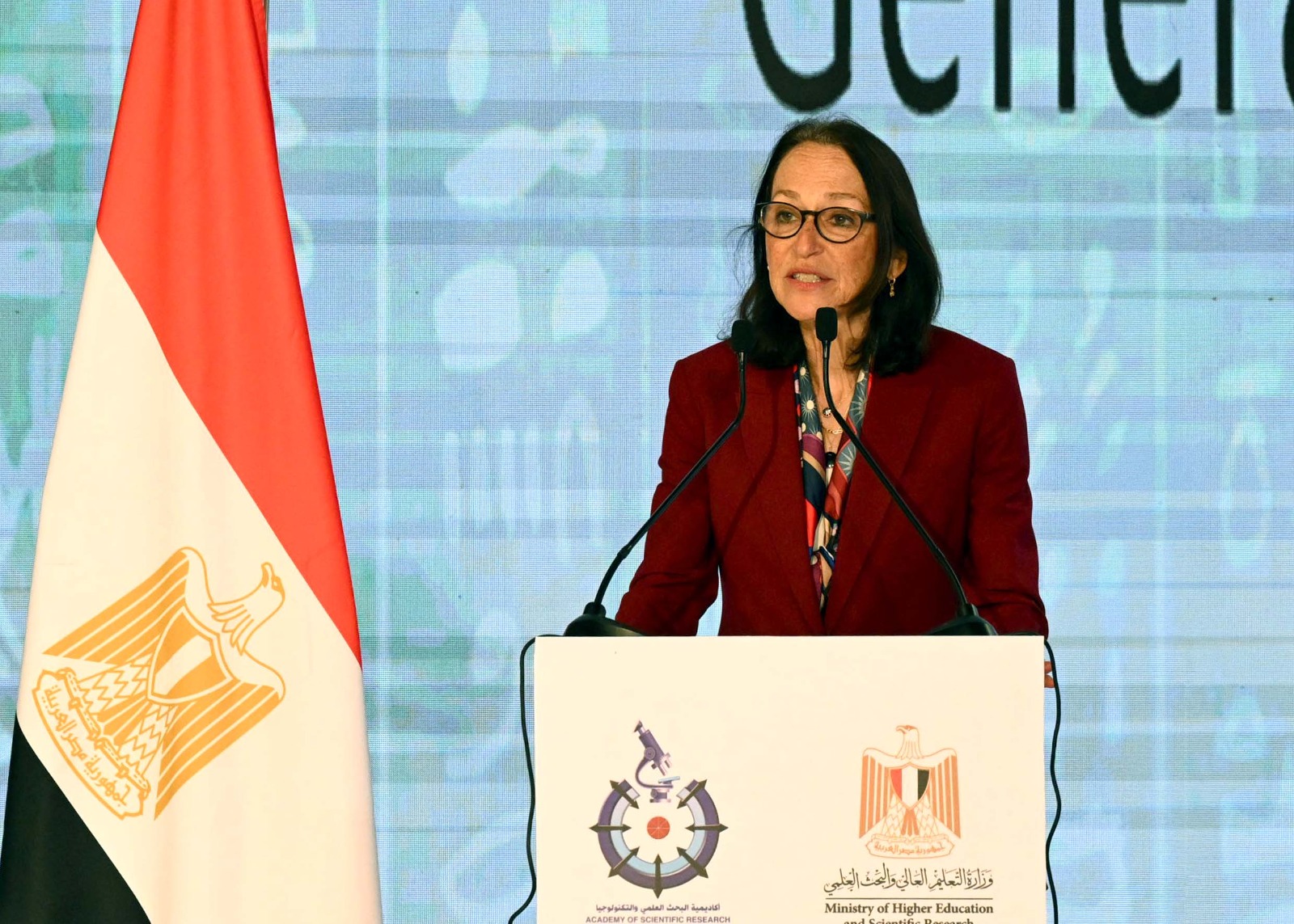 الدكتورة مارجريت هامبورغ الرئيس المشارك لهيئة الشراكة بين الأكاديميات