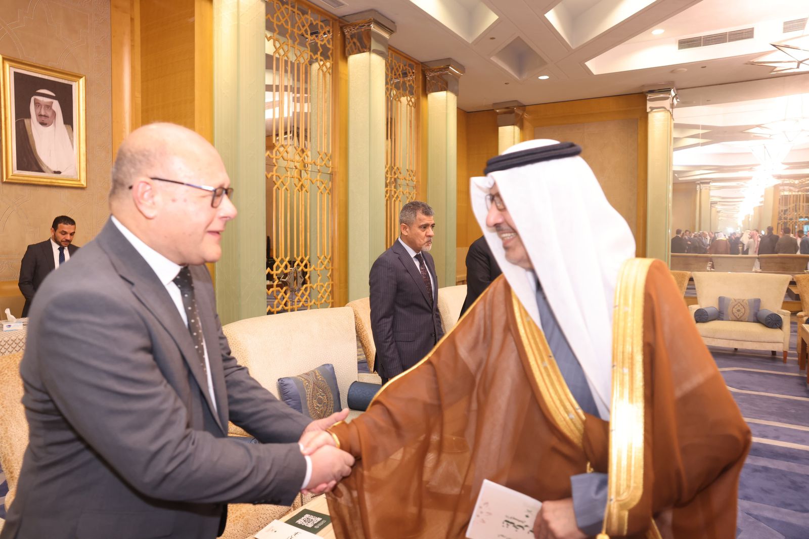 رئيس جامعة سوهاج يشارك في احتفالية اليوم العالمي للغة العربية