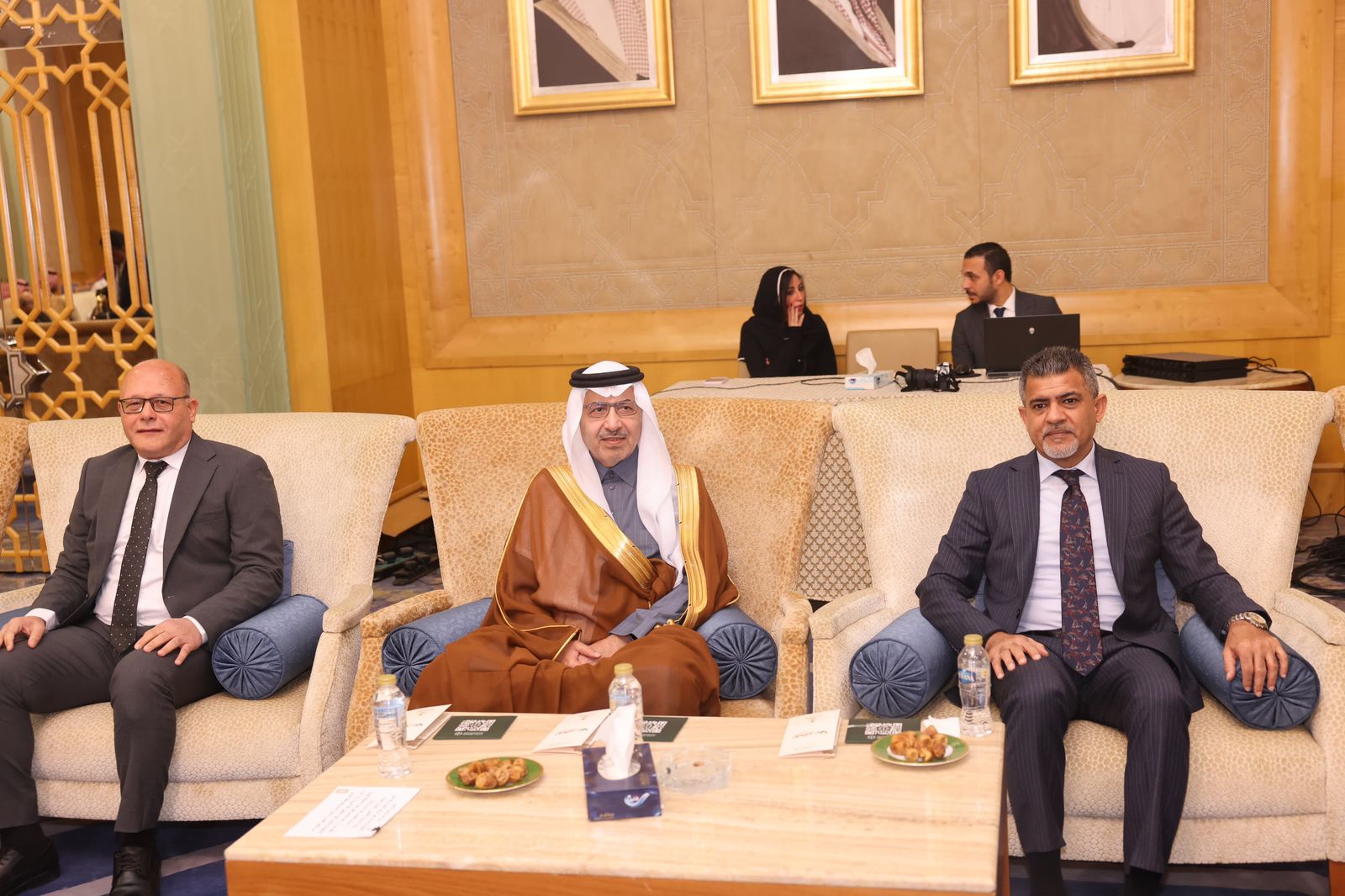 رئيس جامعة سوهاج يشارك في احتفالية اليوم العالمي للغة العربية