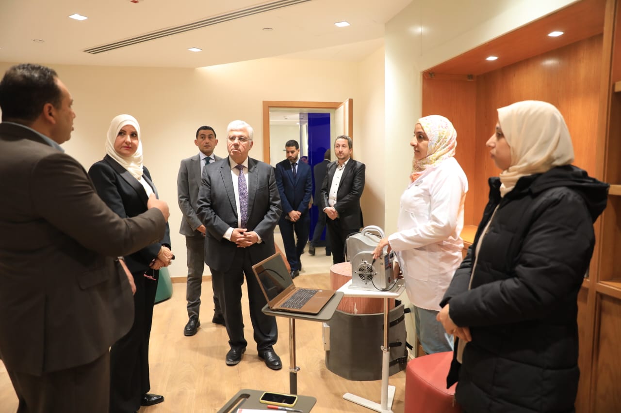 وزير التعليم العالي يطلق رؤية جديدة لمعهد بحوث الإلكترونيات 