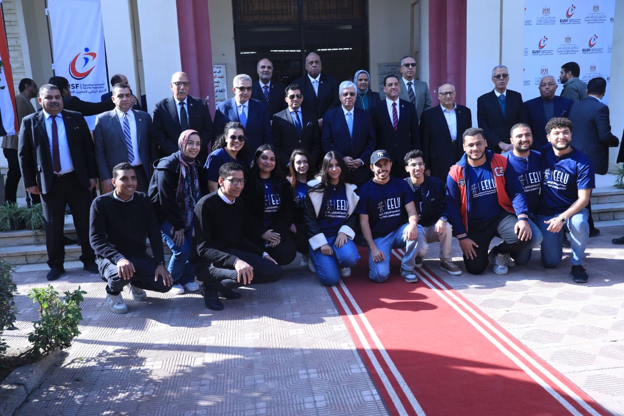 وزير التعليم العالى يكرم أبطال الرياضة الجامعية المصرية دوليًا