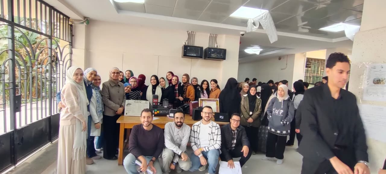 جامعة العاصمة تنظم فعالية علمية متميزة حول الابتكار البيولوجي 3D بكلية الصيدلة