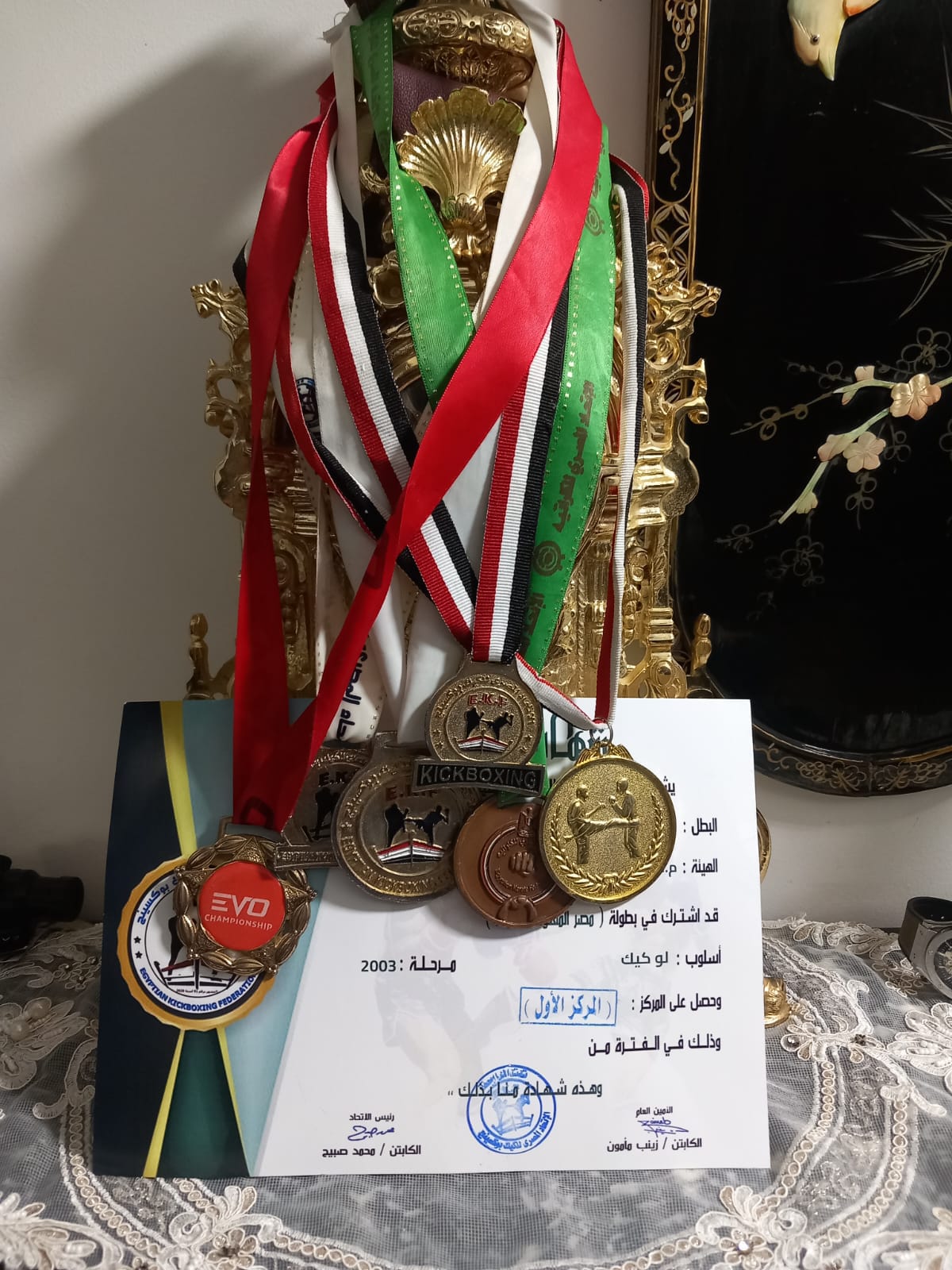 الطالبة رضوى وارف تبتكر نظارة لعد النقود للمكفوفين