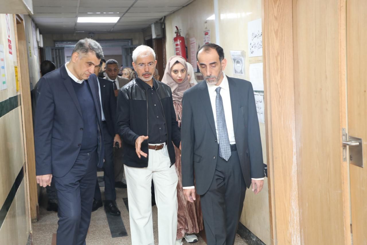 جامعة القاهرة تستقبل وفدًا رفيع المستوى من هيئة الهلال الأحمر الإماراتي لبحث تعزيز التعاون في دعم مرضى الأورام
