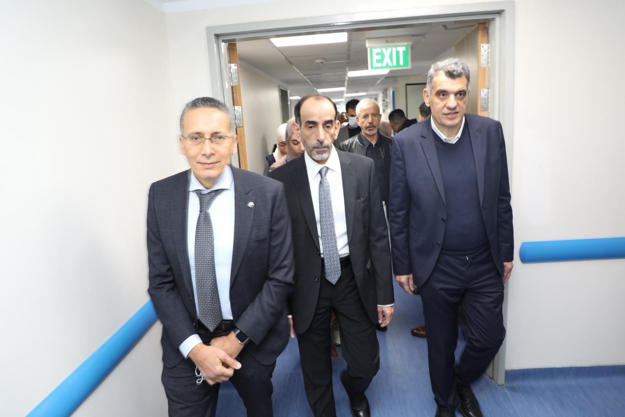 جامعة القاهرة تستقبل وفدًا رفيع المستوى من هيئة الهلال الأحمر الإماراتي لبحث تعزيز التعاون في دعم مرضى الأورام