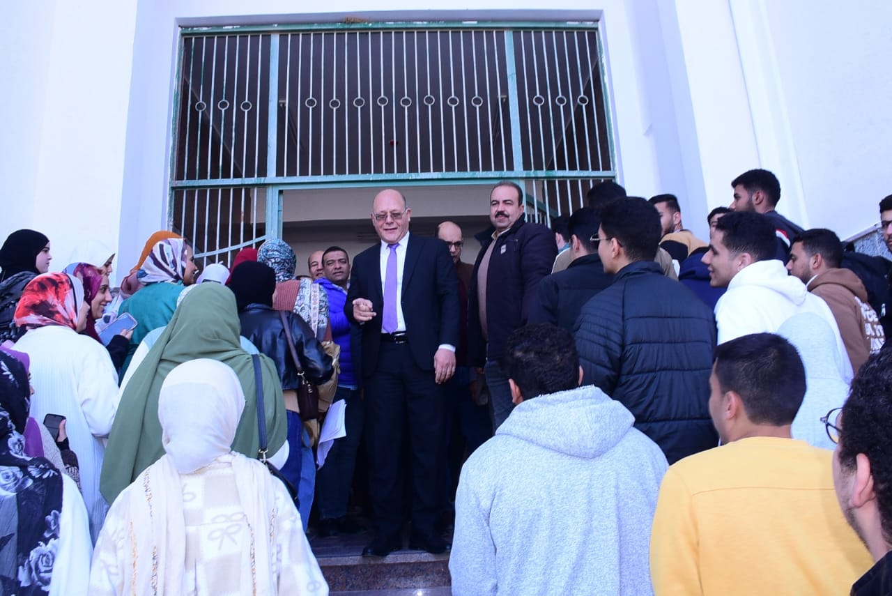 جامعة سوهاج تطلق أكبر مركز للإختبارات الإلكترونية