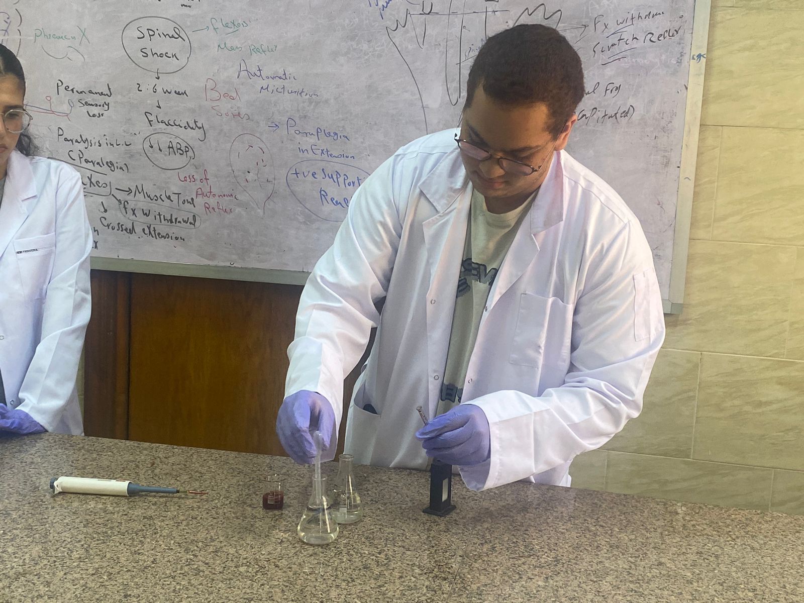 جامعة القاهرة الأهلية ترتقي بالتدريب العملي لطلاب الطب والجراحة