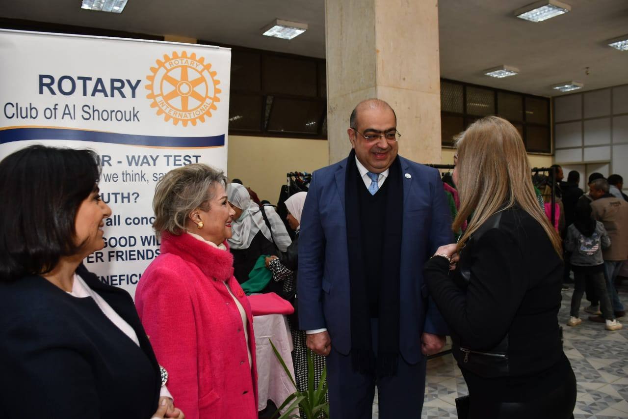 جامعة العاصمة تنظم معرض الملابس الخيري لدعم الفئات الأكثر احتياجًا