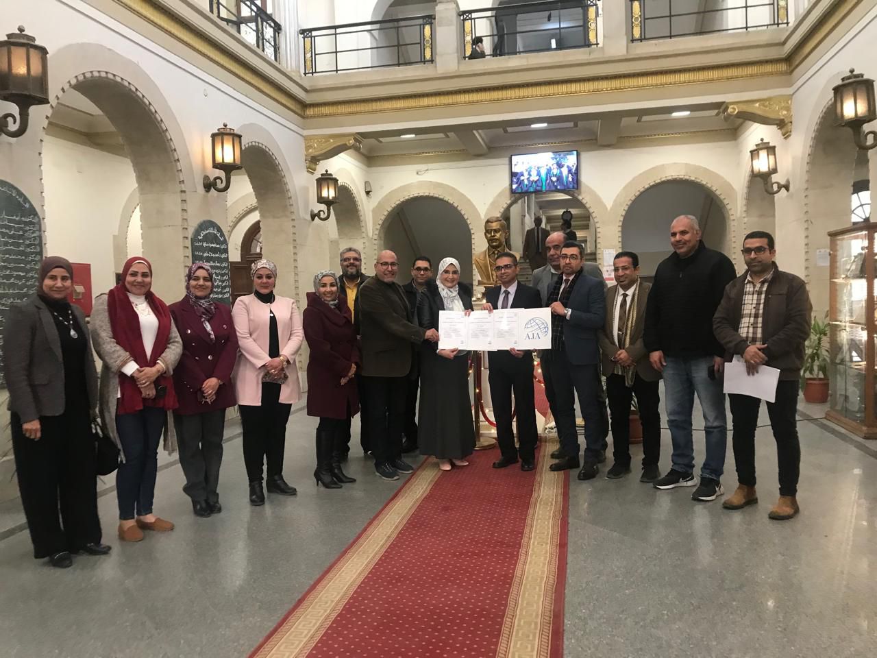 جامعة القاهرة تحقق تميّزًا عالميًا بتجديد شهادات الأيزو الدولية لكلية العلوم