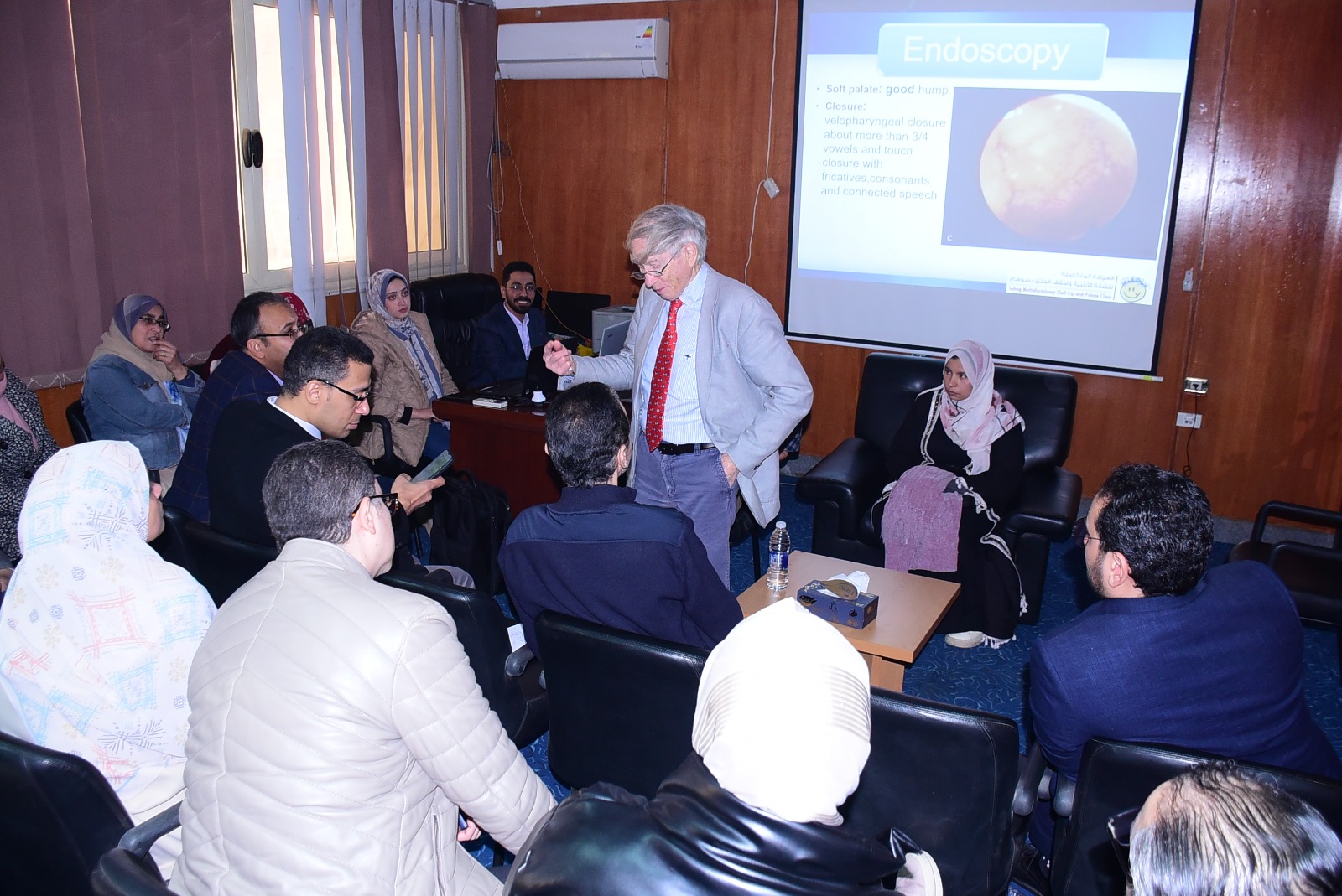 مستشفى جامعة سوهاج تُجري 7 عمليات دقيقة وتتابع الكشف على 44 حالة مرضية