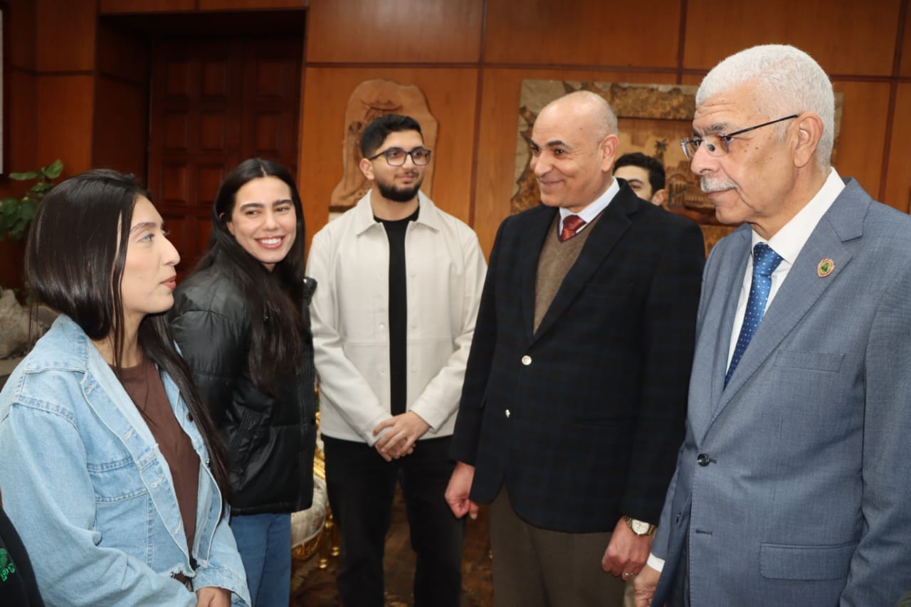 رئيس جامعة المنوفية يستقبل طالبات من البرازيل في تجربة تدريب طبي دولية مميزة