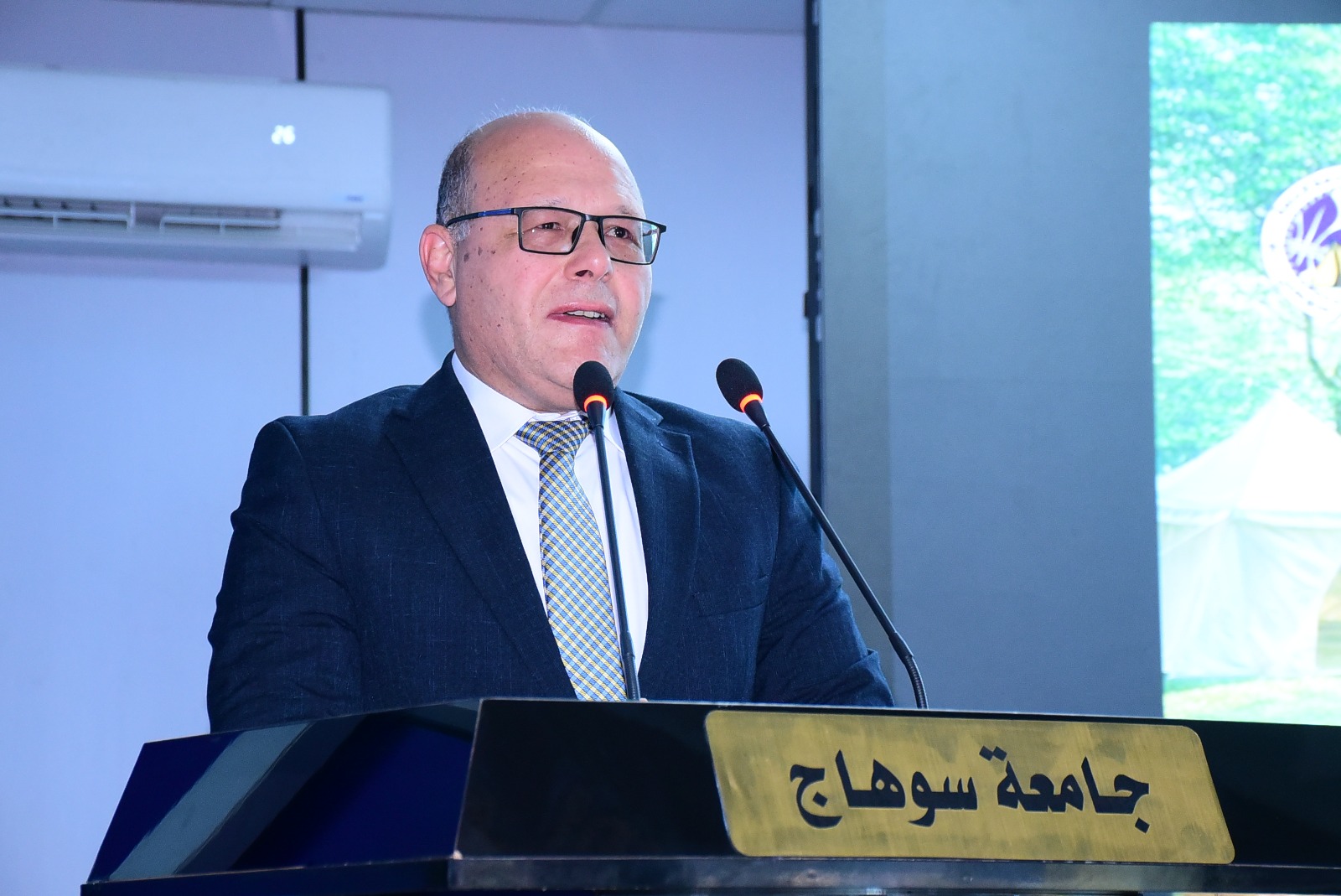 رئيس جامعة سوهاج يكرم جوالي وجوالات الكليات الفائزة في المهرجان الكشفي والإرشادي