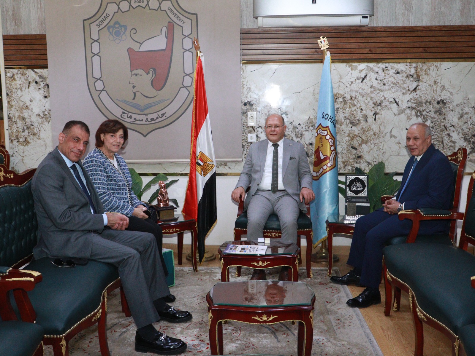 جامعة سوهاج توقع اتفاقيات مع جامعة ميريت لتعزيز التعليم الطبي