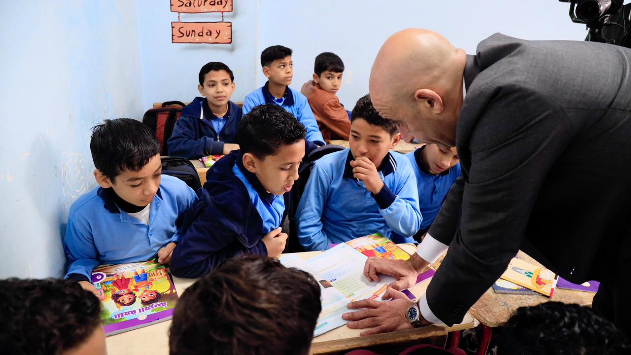 محمد عبداللطيف فى جولات ميدانية بعد ترشيحه للاستمرار وزيرا للتعليم فى التعديل الوزاري الجديد