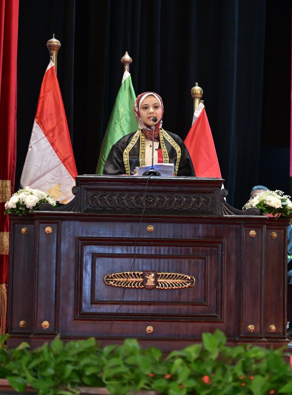 جامعة القاهرة تحتفل بتخريج الدفعة 192 من طب قصر العيني في احتفالية تاريخية