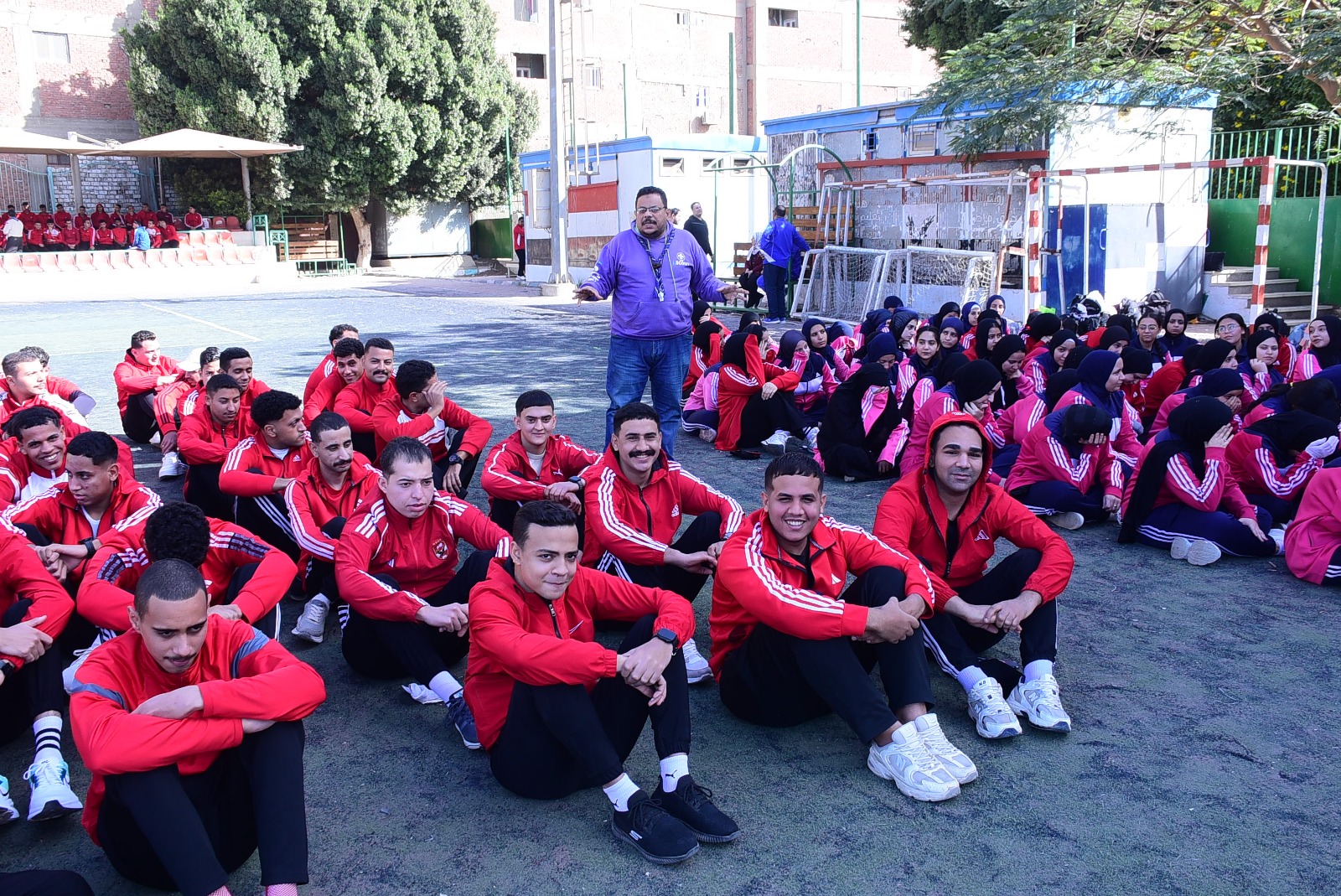 جامعة سوهاج تختتم المعسكر الكشفي لطلاب الرياضة بروح وطنية لإعداد قادة الكشافة والمرشدات