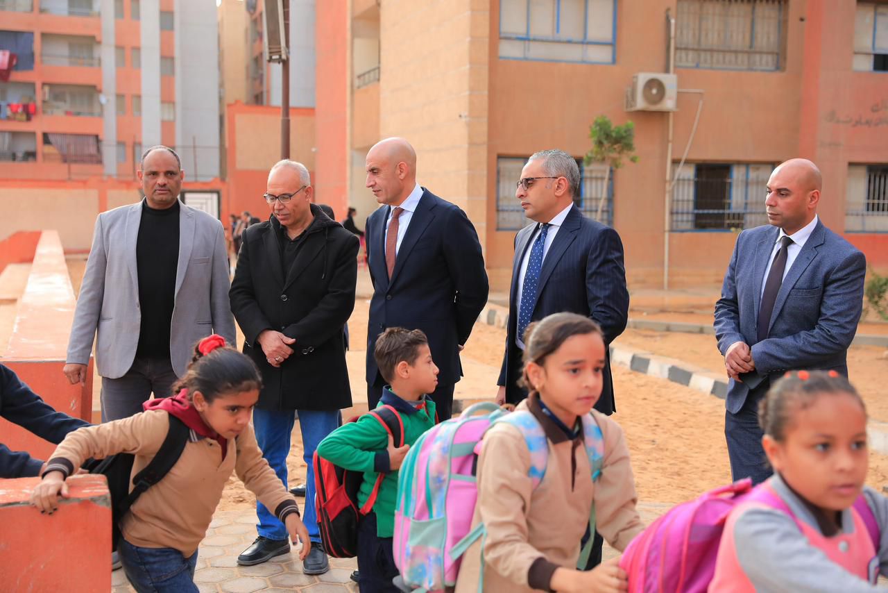 وزير التربية والتعليم يتفقد مدارس تحيا مصر بالأسمرات