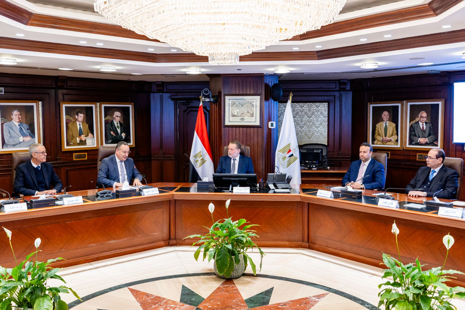 محافظ البنك المركزي المصري يلتقي وزير التعليم العالي والبحث العلمي لبحث التعاون المشترك