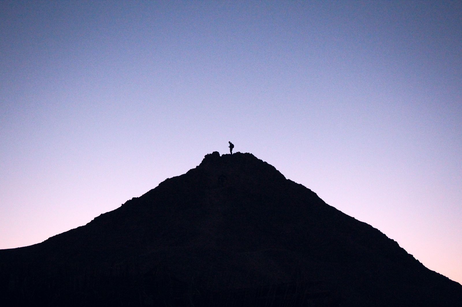 جامعة القاهرة تنظم مدرسة شتوية في الآثار لطلاب جامعة شنغهاي جياو تونج الصينية وتعزز شراكاتها الأكاديمية الدولية