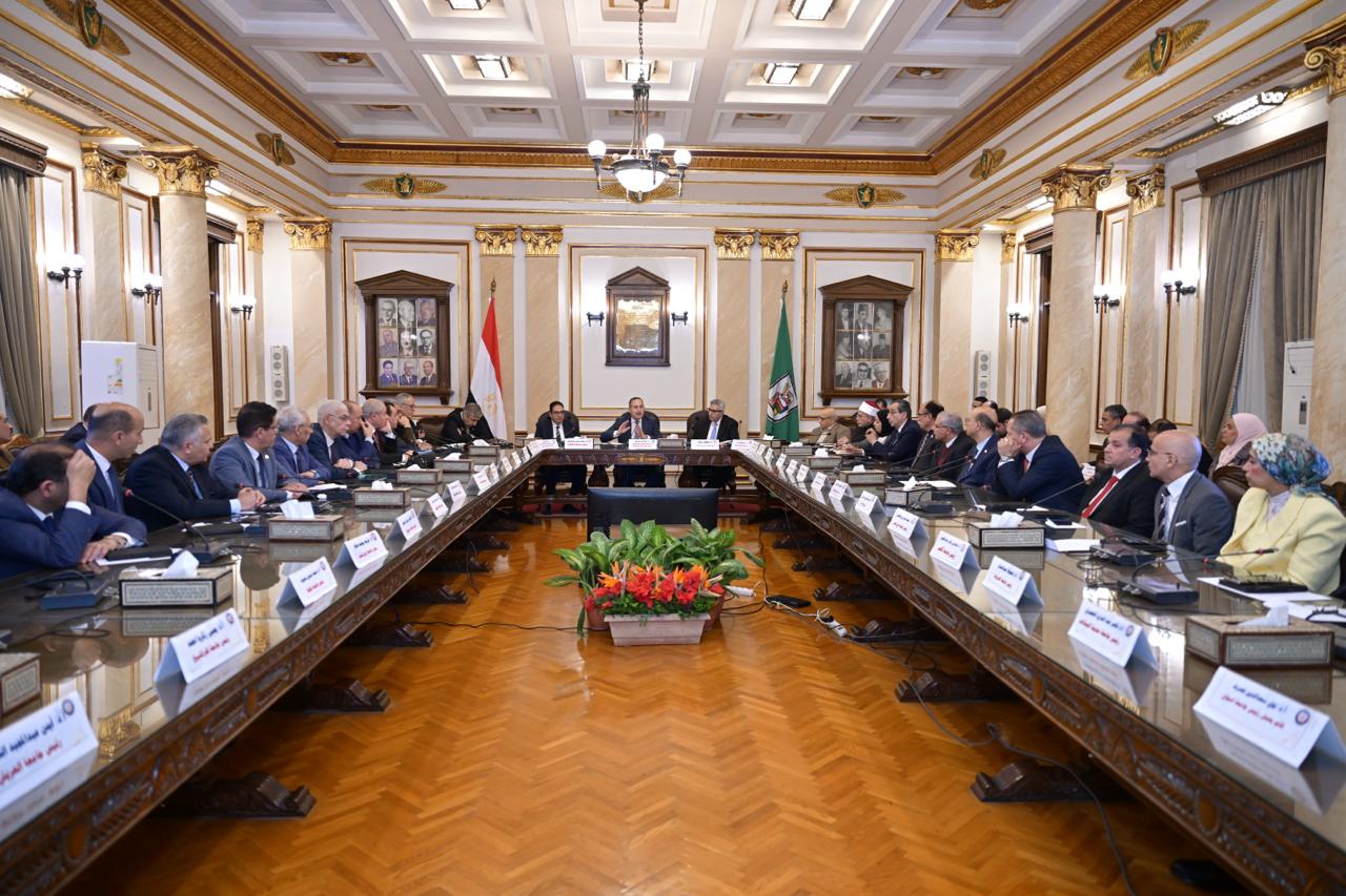 اجتماع المجلس الأعلى للجامعات برئاسة وزير التعليم العالى