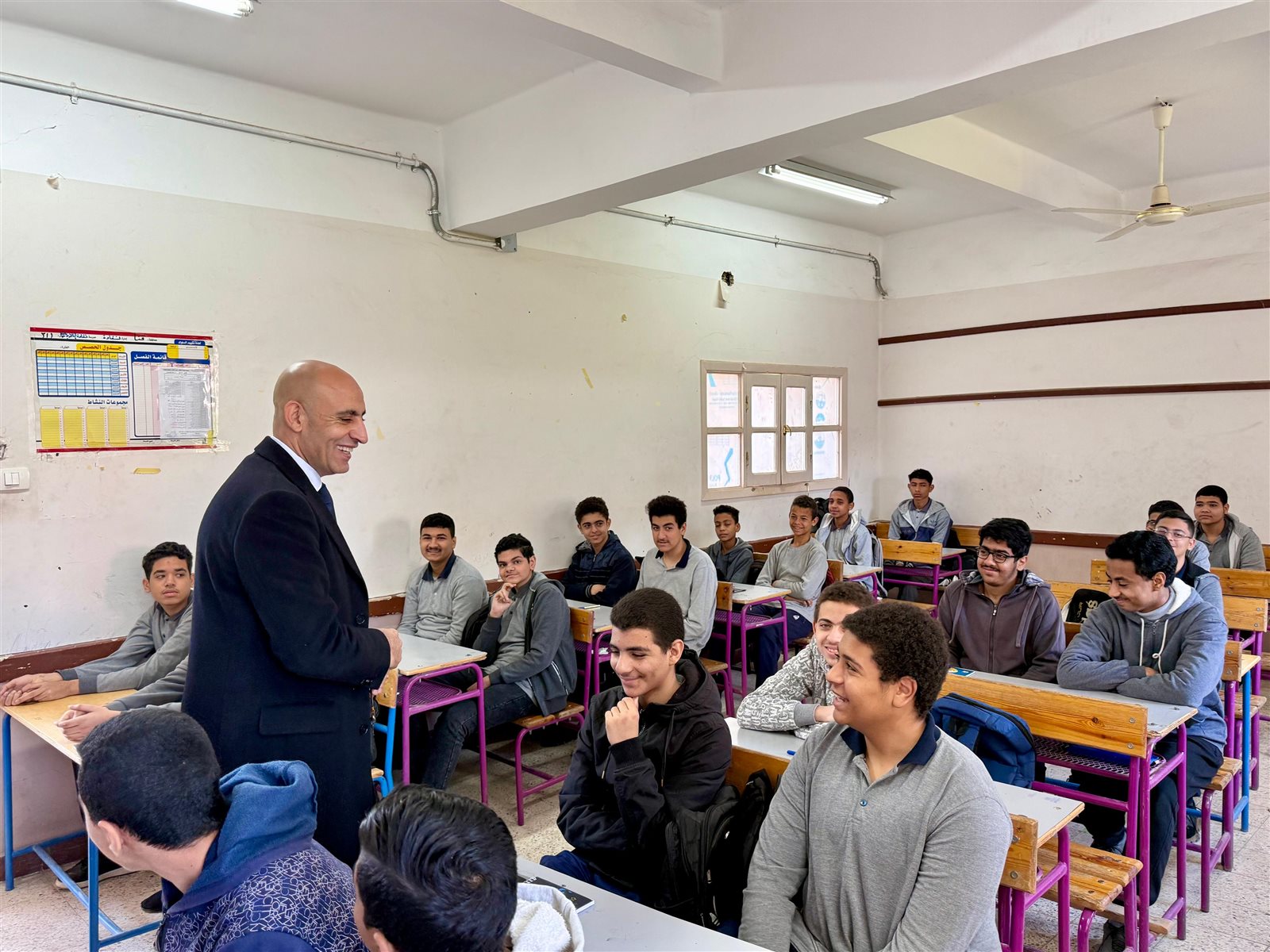 وزير التربية والتعليم يفاجئ مدارس قنا لمتابعة انضباط سير العملية التعليمية