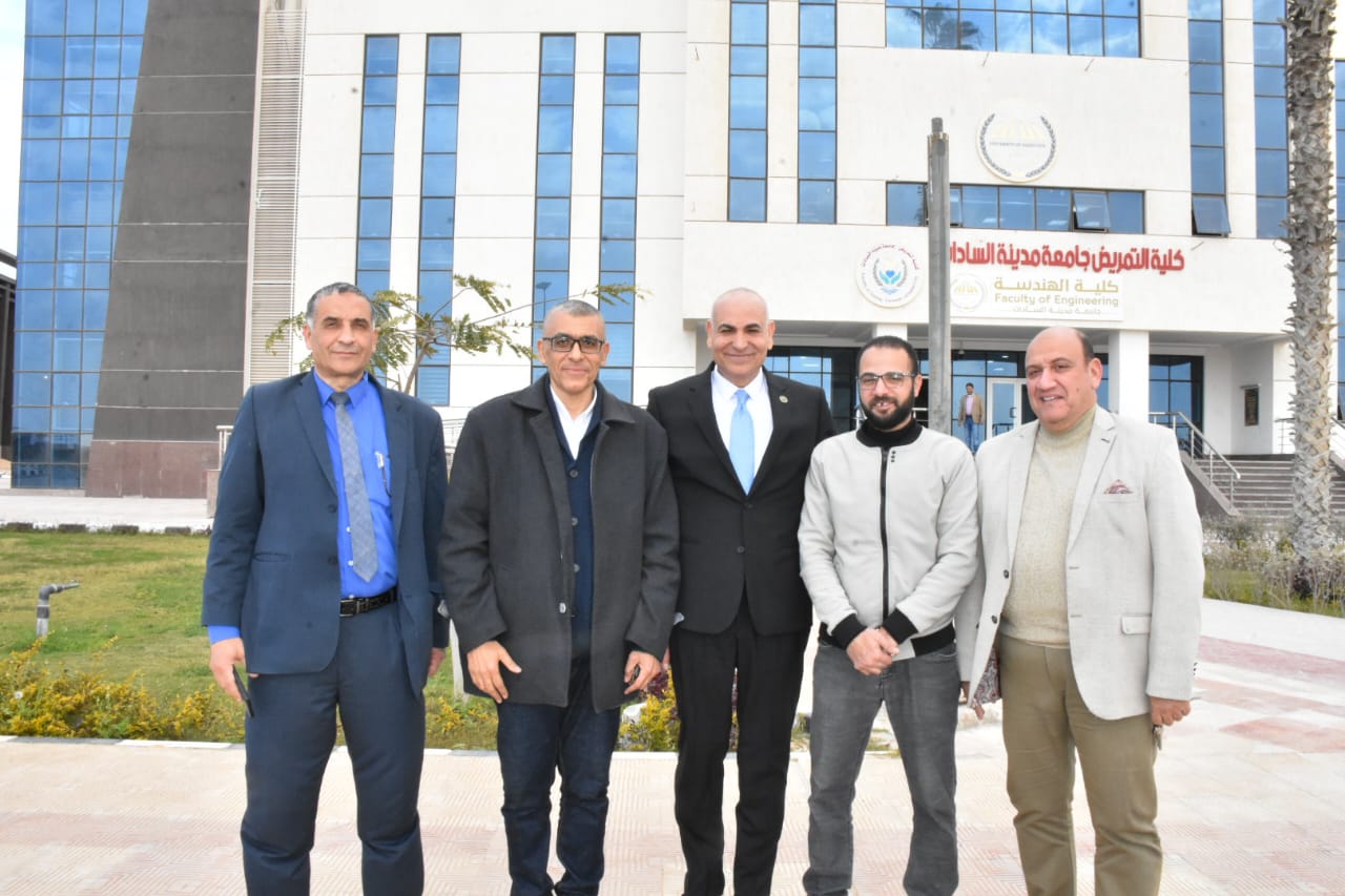 زيارة تفقدية مفاجئة داخل جامعة السادات قبل تشغيل كلية الهندسة