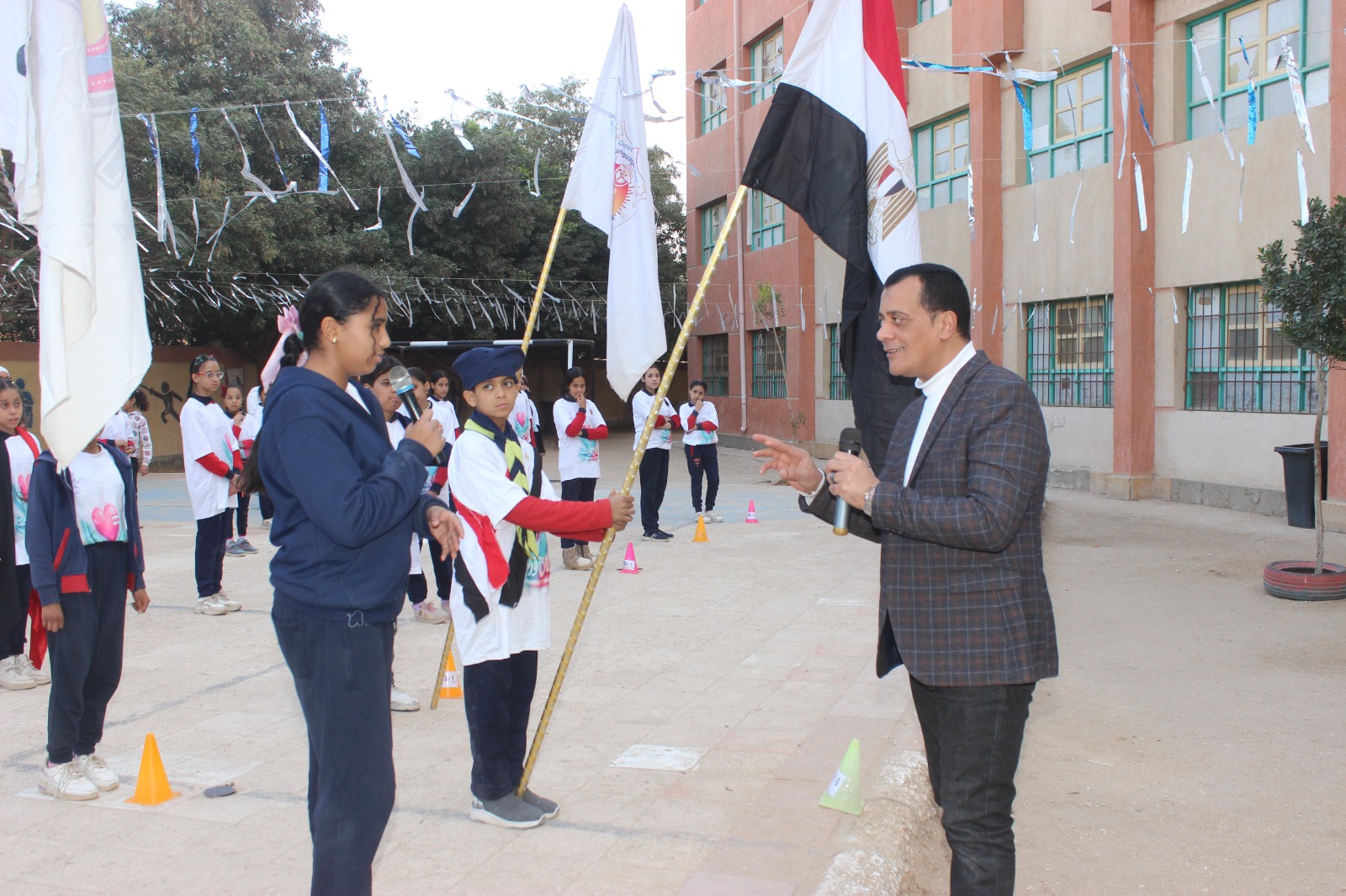 مدير تعليم سوهاج يقود مبادرة أمان ورحمة لتعزيز الأنشطة المدرسية