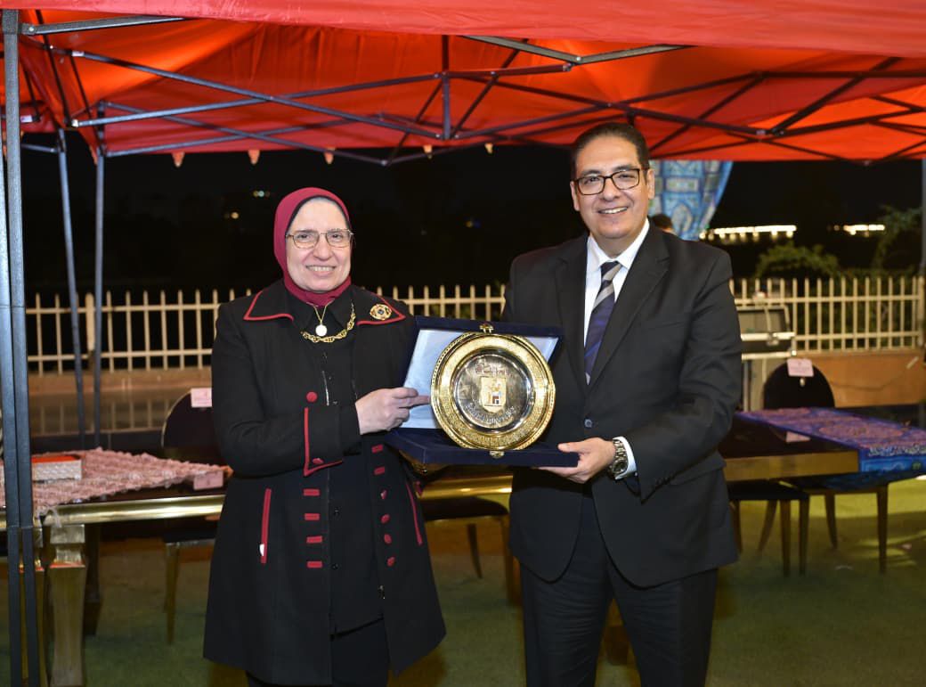 مجلس جامعة القاهرة يستعرض الإنجازات الدولية والتوسع الإقليمي ويقر حزمة قرارات داعمة للتحول الرقمي والرعاية الطبية