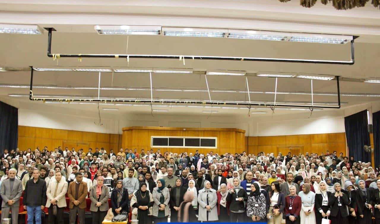 جامعة المنوفية تدعم مهارات طلاب الصيدلة في مؤتمر SOTW