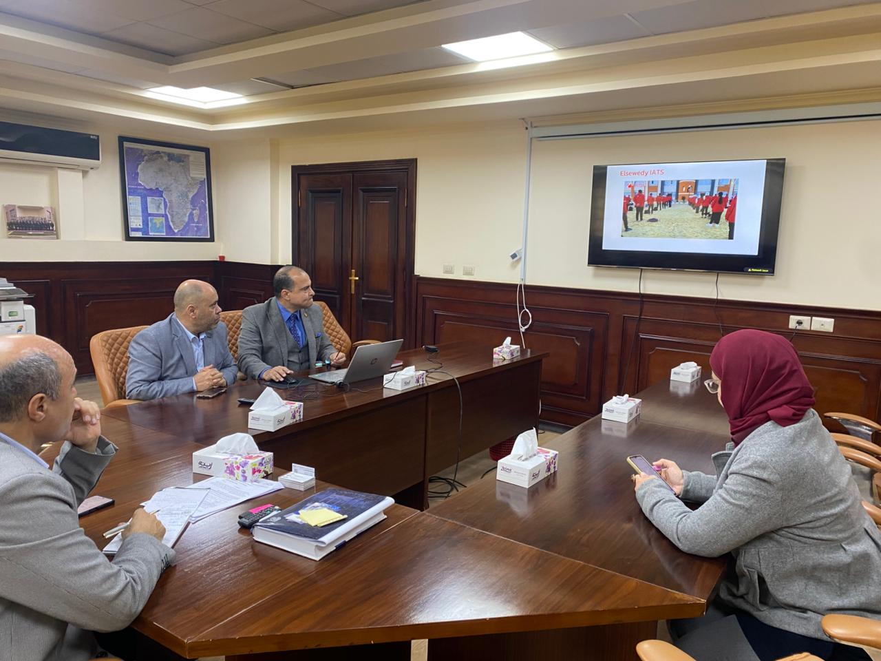 جامعة القاهرة التكنولوجية تبحث تعزيز التعاون مع مدرسة السويدي lATS