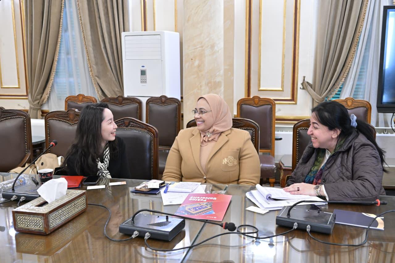 شراكة عالمية جديدة تقودها جامعة القاهرة مع جامعة بكين في برامج دولية متقدمة