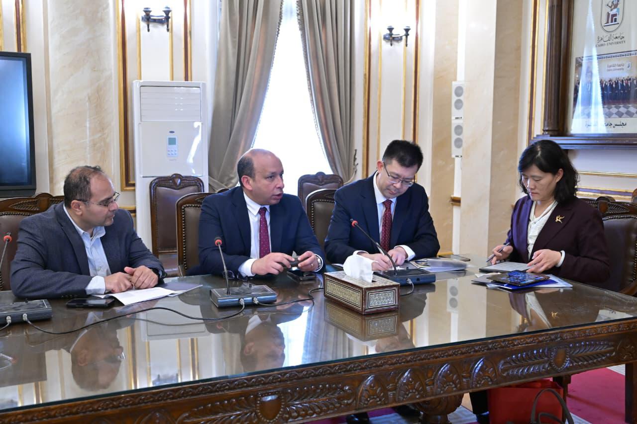 شراكة عالمية جديدة تقودها جامعة القاهرة مع جامعة بكين في برامج دولية متقدمة