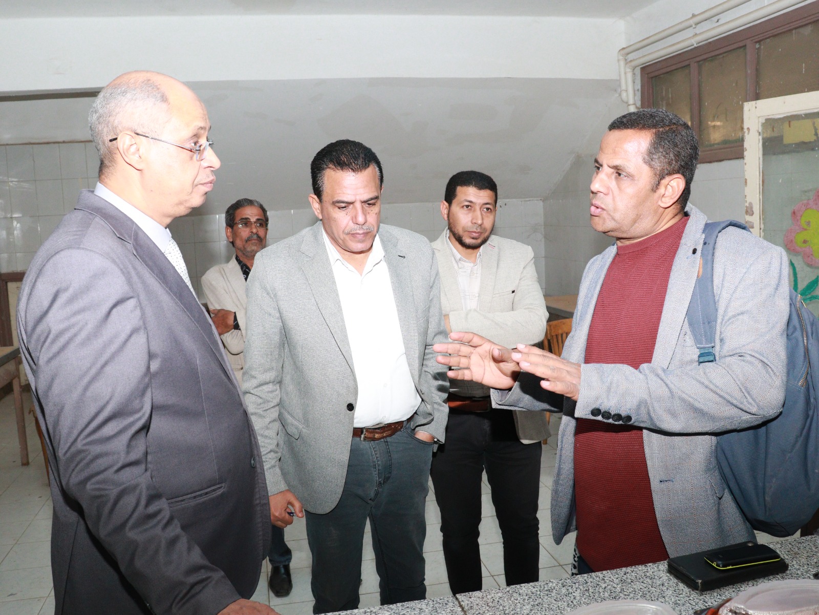 جامعة سوهاج ترفع معايير سلامة الغذاء وجودة الوجبات للطلاب