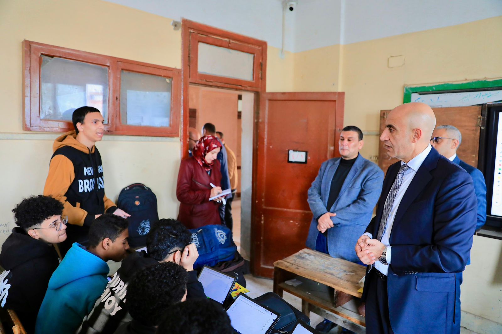 وزير التربية والتعليم يتفقد مدارس الغربية ويطلق برامج تعليمية مبتكرة