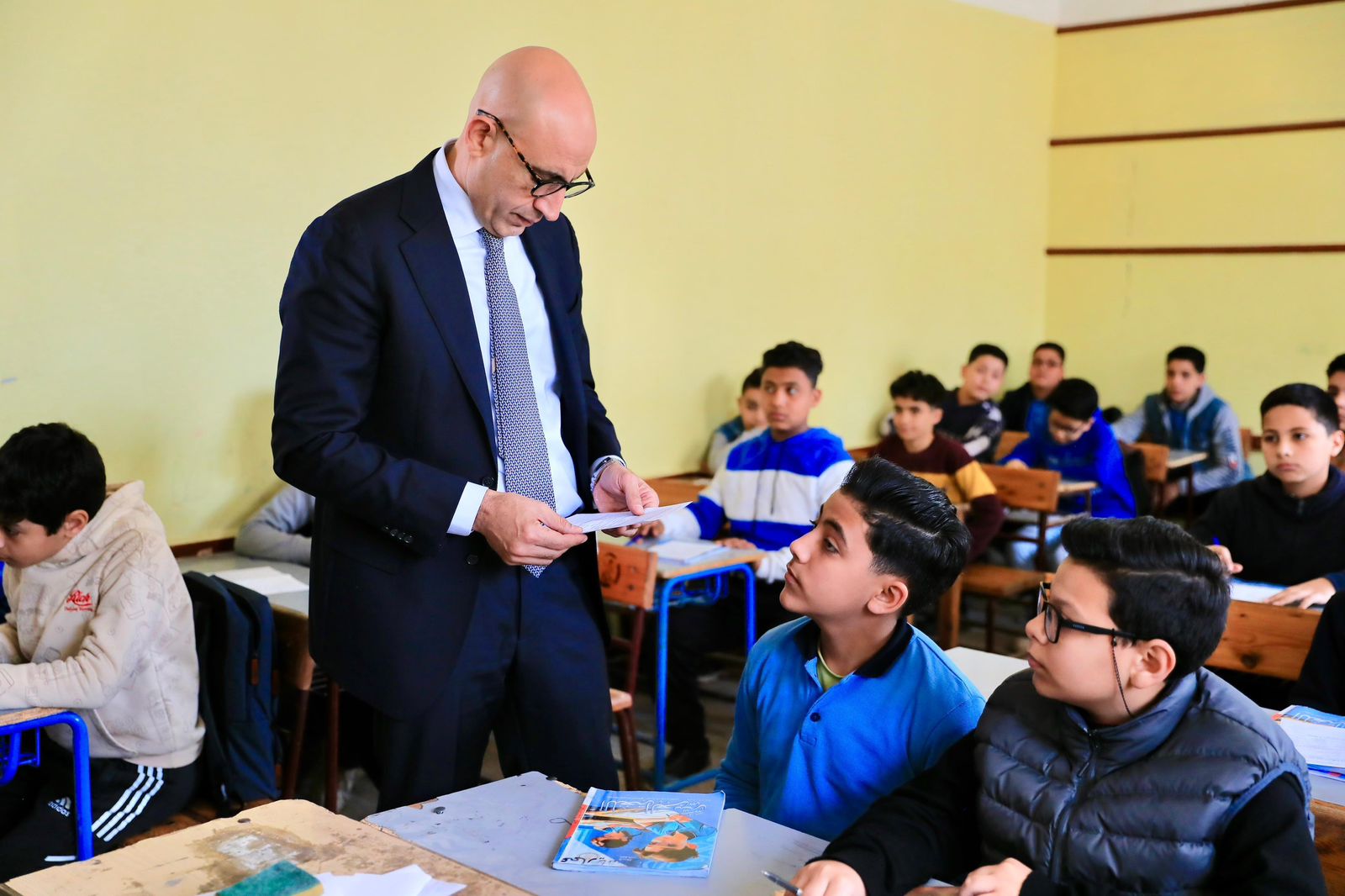 وزير التربية والتعليم يتفقد مدارس الغربية ويطلق برامج تعليمية مبتكرة