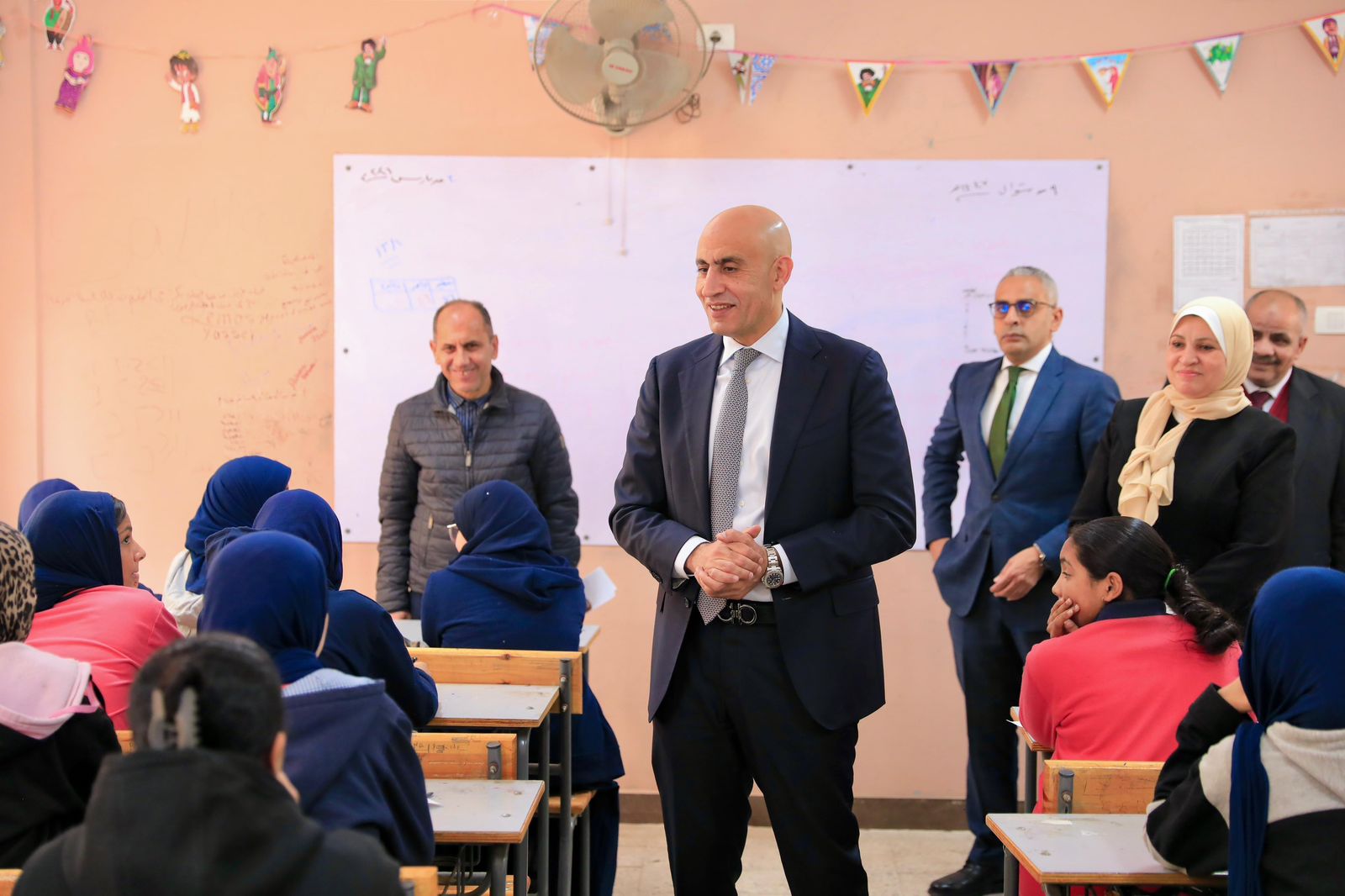 وزير التربية والتعليم يتفقد مدارس الغربية ويطلق برامج تعليمية مبتكرة