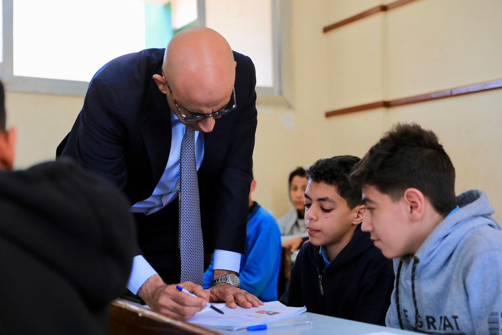 وزير التربية والتعليم يتفقد مدارس الغربية ويطلق برامج تعليمية مبتكرة