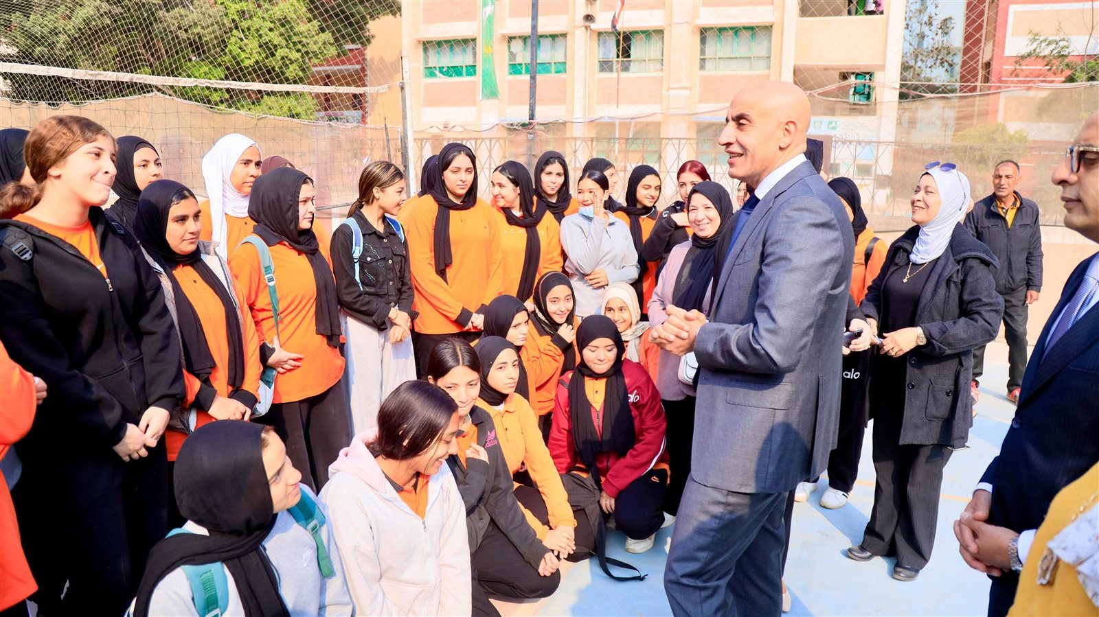 وزير التربية والتعليم يتفقد مدارس الشرقية ويشدد على تعلم البرمجة والذكاء الاصطناعي