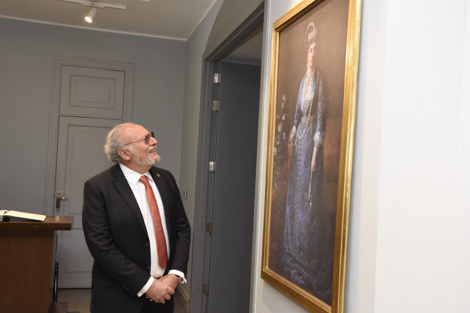 جامعة عين شمس تستقبل الملك أحمد فؤاد الثاني في قصر الزعفران التاريخي