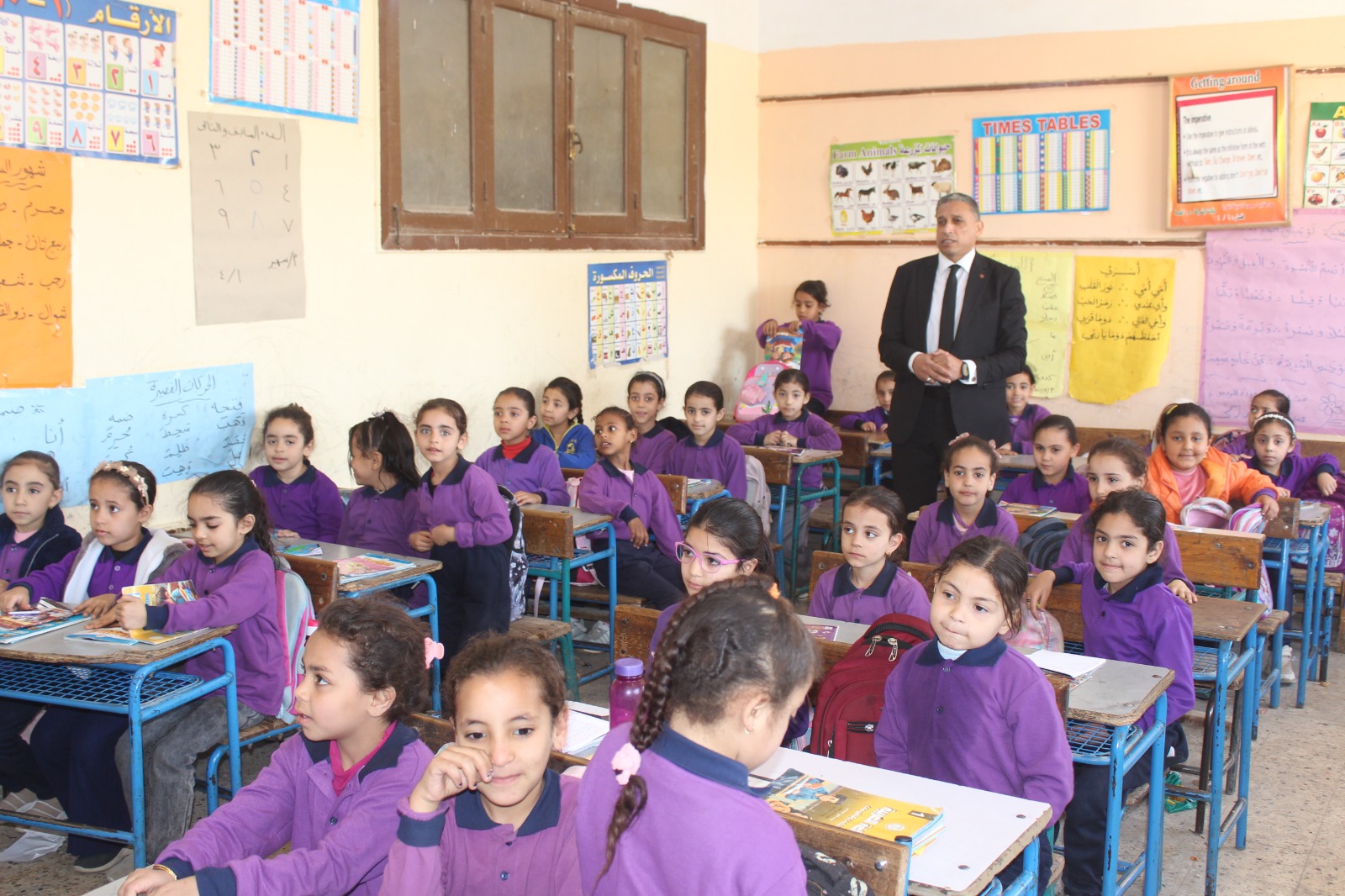 مدير تعليم الجيزة يجري جولة ميدانية مفاجئة في مدارس الشيخ زايد وكرداسة