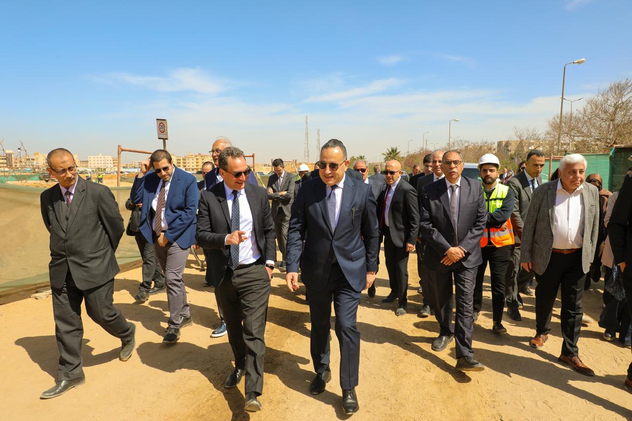 وزير التعليم العالى يفاجئ مشروع الجامعة الأهلية الفرنسية بمدينة الشروق قبل الافتتاح